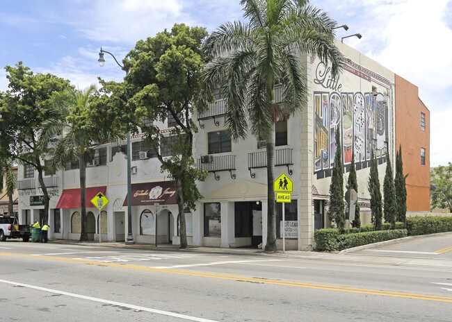 Piedra Villas in Miami, FL - Building Photo - Primary Photo