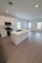 2211 Salinas Dr in Rosharon, TX - Building Photo - Building Photo