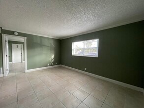 306 E Ocean Ave in Boynton Beach, FL - Foto de edificio - Building Photo