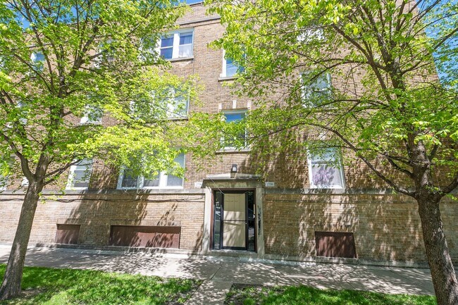 2736-2742 W 64th St