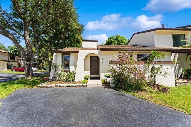 6701 SW 129th Ct in Miami, FL - Building Photo - Building Photo