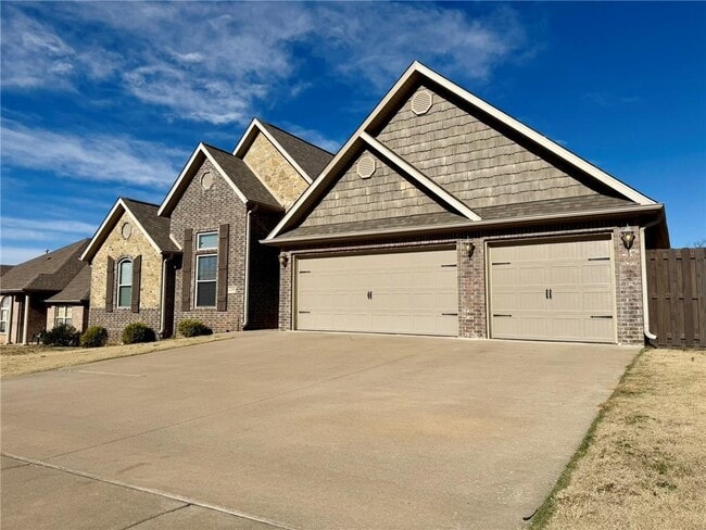 1309 W Gum St in Rogers, AR - Building Photo - Building Photo