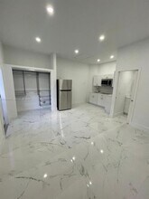 16520 SW 52nd St in Miami, FL - Building Photo - Building Photo