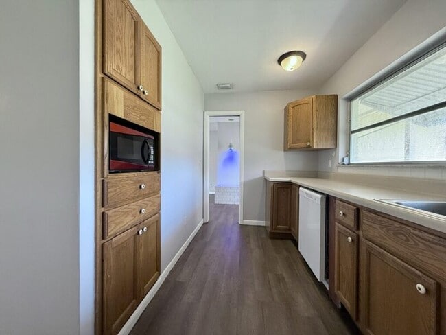 10901 117th Ave in Largo, FL - Building Photo - Building Photo