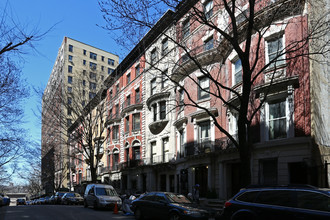 313 W 100th St in New York, NY - Building Photo - Building Photo