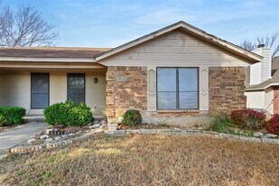 5351 Northridge Blvd in North Richland Hills, TX - Building Photo