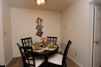 Meadows at Elk Creek in Elkton, MD - Foto de edificio - Interior Photo