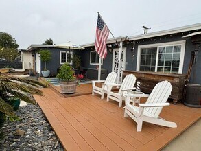 1238 Essex St in Imperial Beach, CA - Foto de edificio - Building Photo