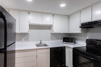 Cove Point Retirement - Independent Living in Provo, UT - Foto de edificio - Interior Photo