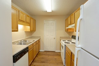 140 on Royal in Madison, AL - Building Photo - Interior Photo