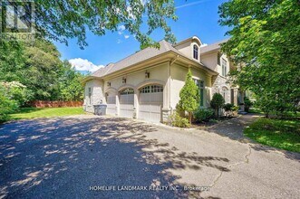450 Meadow Wood Rd in Mississauga, ON - Building Photo - Building Photo