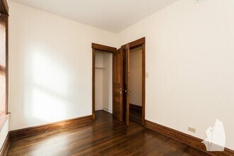 3047 W Logan Blvd, Unit 3045-1 in Chicago, IL - Building Photo - Building Photo