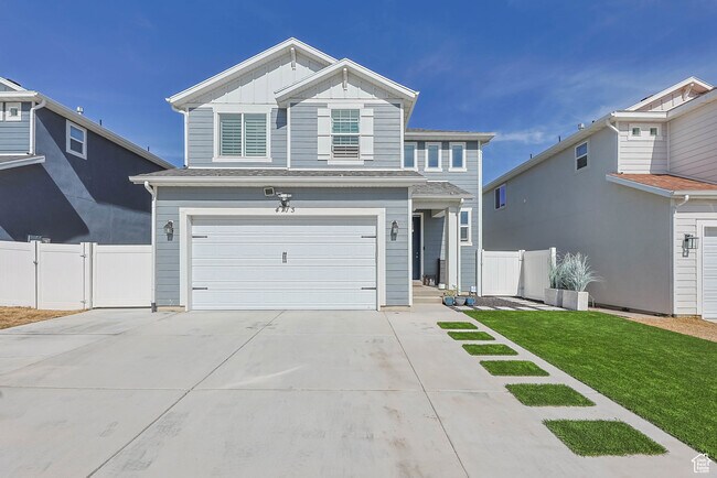 property at 4713 E Lk Cor Dr