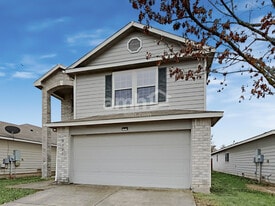 12322 Mountain Pne in San Antonio, TX - Building Photo