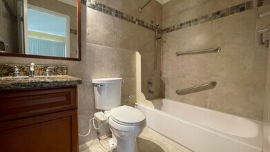 166 Valencia Dr in Delray Beach, FL - Building Photo - Building Photo