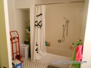 33 Edgerly Rd, Unit 3 in Boston, MA - Building Photo - Building Photo