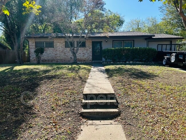 property at 2914 Greenacres St