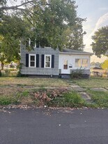 935 7th St SW in Massillon, OH - Building Photo