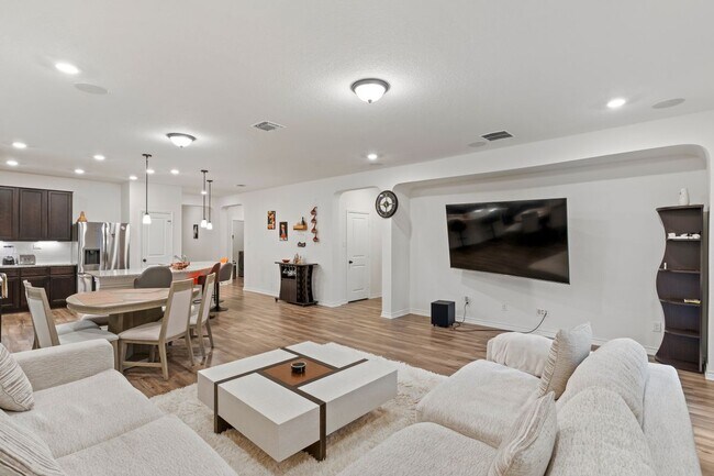 5714 Agave Spine in San Antonio, TX - Building Photo - Building Photo