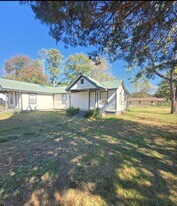 515 Tuskegee St in Talladega, AL - Building Photo