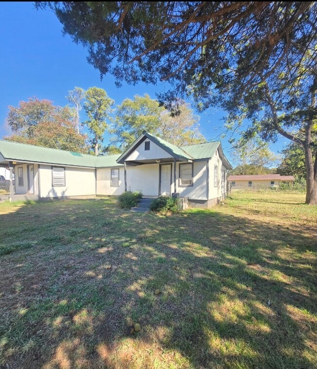 property at 515 Tuskegee St