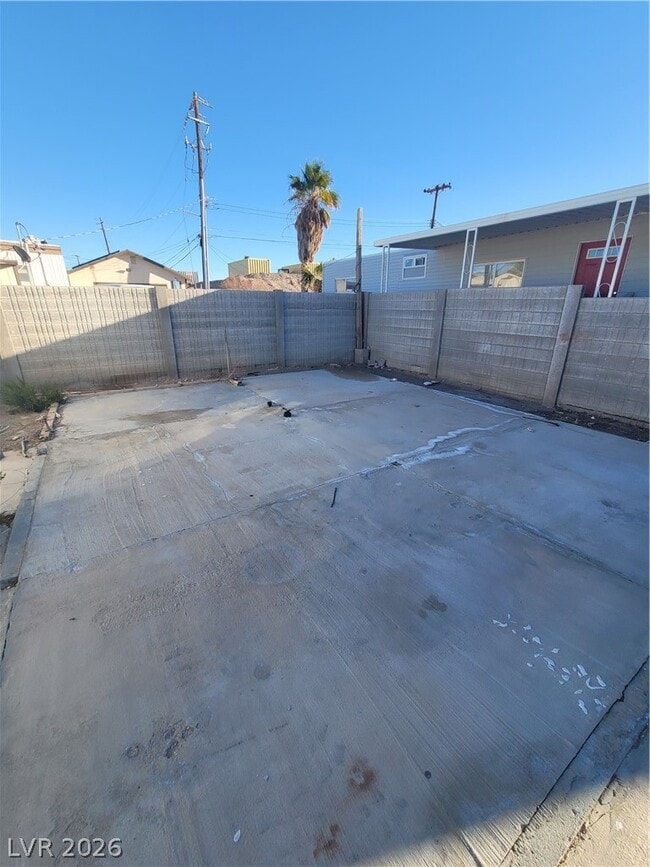 property at 1121 Pawnee Ln