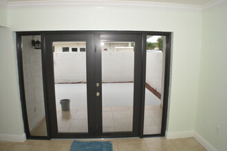9466 SW 6th Terrace in Miami, FL - Building Photo - Building Photo