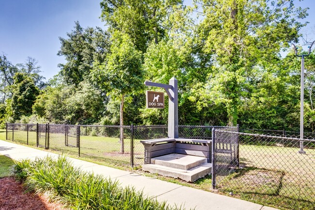 Arlington Cottages and Townhomes (OLD) in Baton Rouge, LA - Foto de edificio - Building Photo