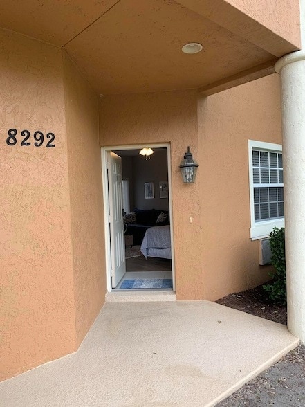 8292 Mulligan Cir, Unit B in Port St. Lucie, FL - Foto de edificio - Building Photo