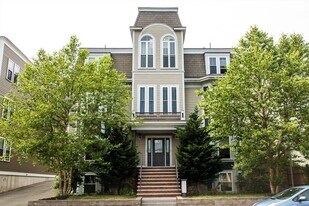 111 Pleasant St in Boston, MA - Building Photo