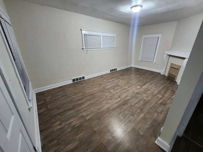 10618 Crestwood Ave in Cleveland, OH - Building Photo - Building Photo