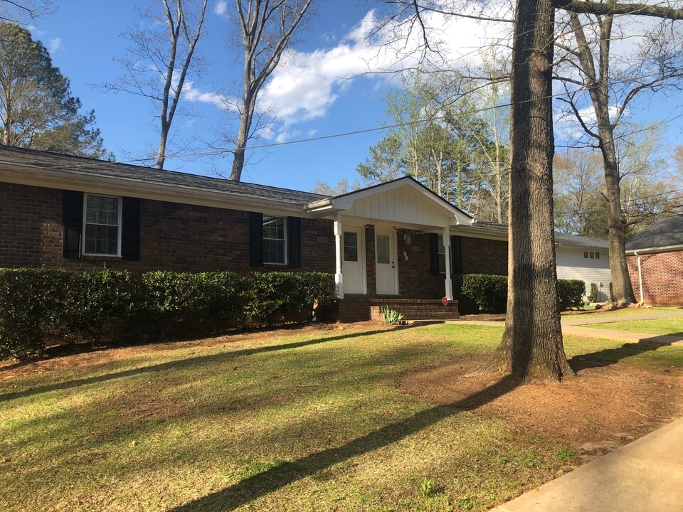 126 Rusk St in Woodstock, GA - Building Photo
