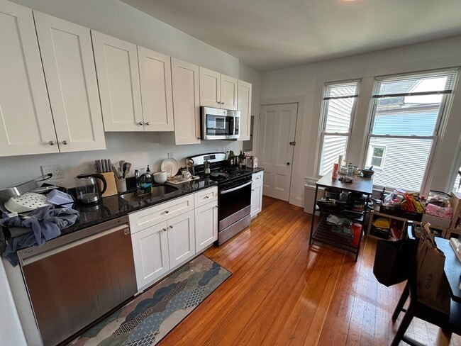 1423 Cambridge St, Unit 1427-6 in Cambridge, MA - Building Photo - Building Photo