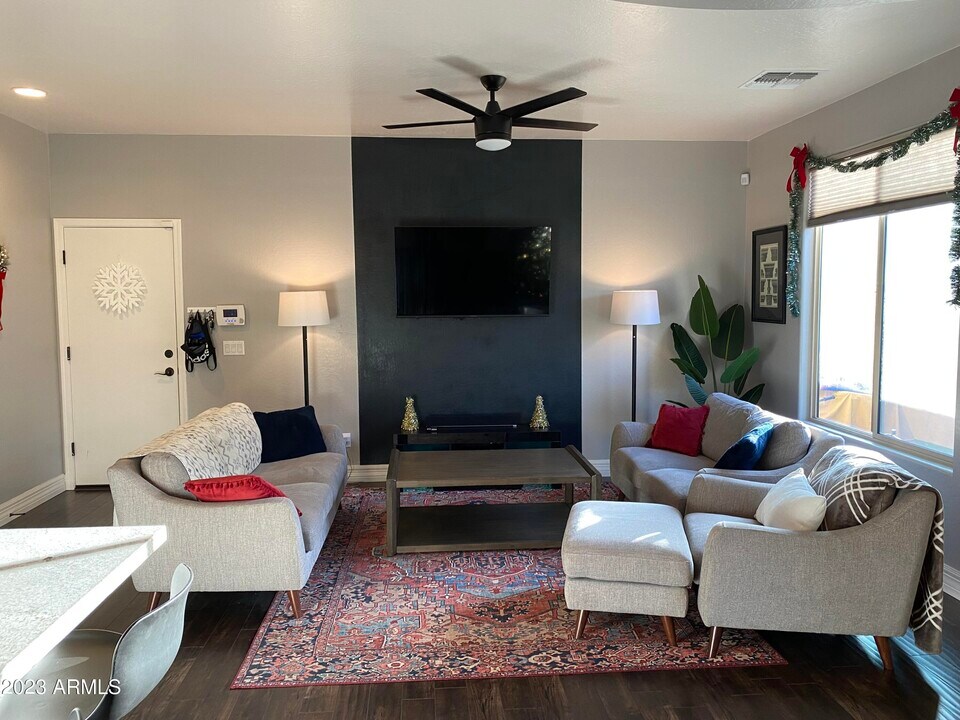 11460 W St John Rd in Surprise, AZ - Building Photo