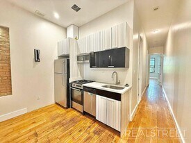 Bushwick Avenue, Unit 1R in Brooklyn, NY - Building Photo