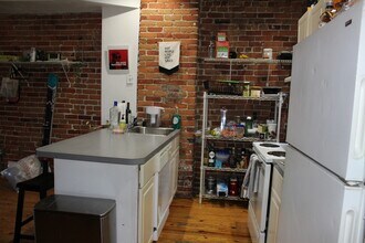 210 Hemenway St, Unit 2 in Boston, MA - Foto de edificio - Building Photo