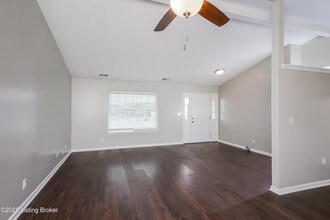 238 Seminole Ct in Shepherdsville, KY - Building Photo - Building Photo