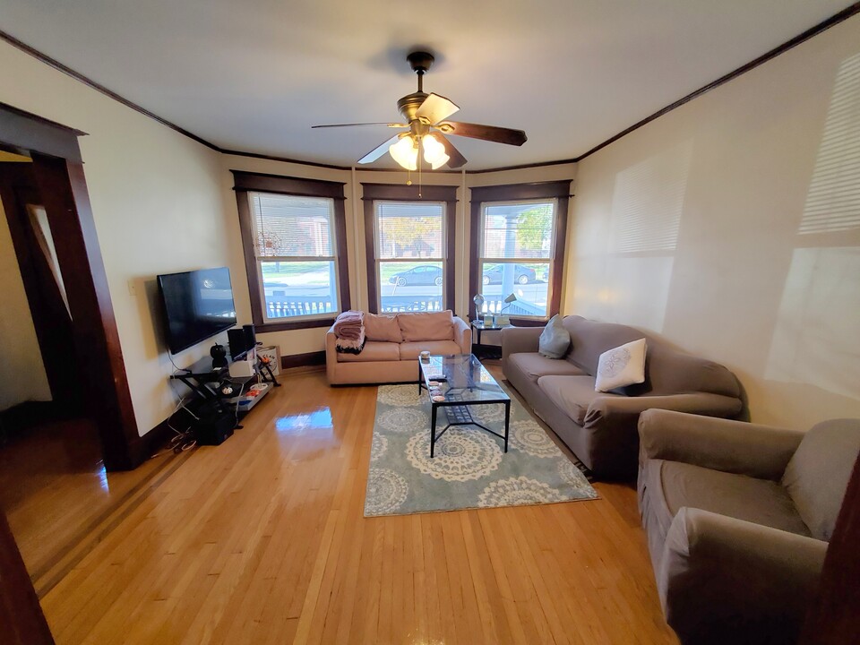 218 Ontario St, Unit B in Albany, NY - Building Photo