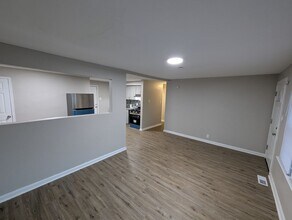 1227 Grenshaw Dr in St. Louis, MO - Building Photo - Building Photo