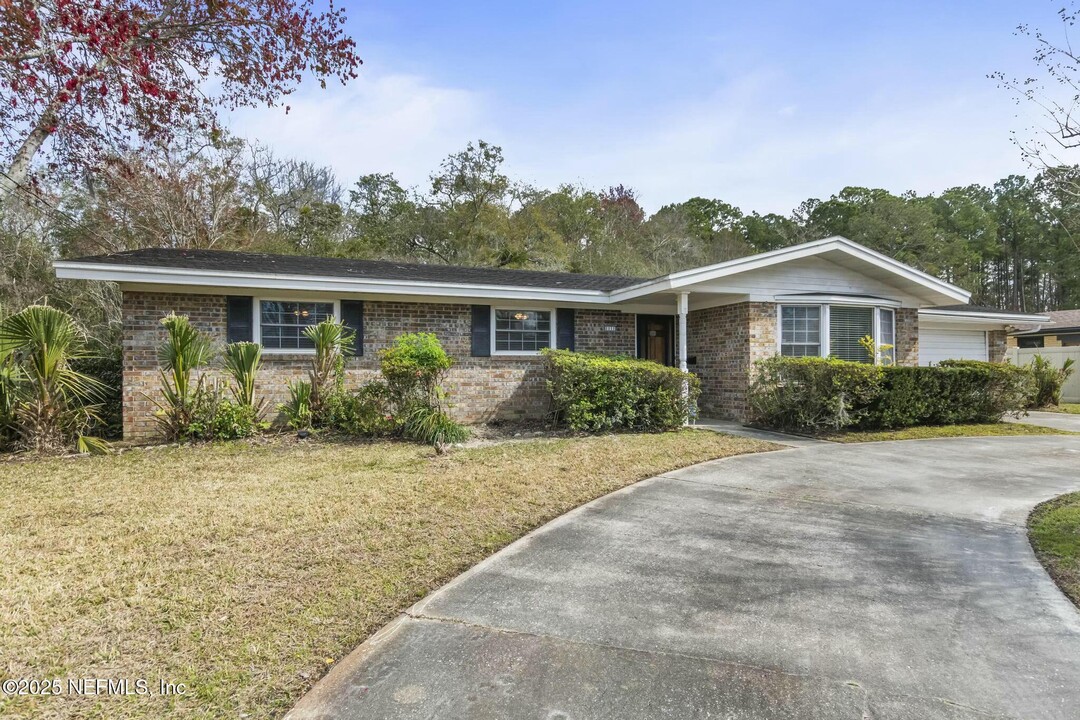 1111 Jamaica Rd E in Jacksonville, FL - Building Photo