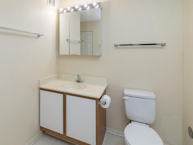 16955 Toronto Ave SE, Unit 16955 Toronto Av SE 308 in Prior Lake, MN - Building Photo - Building Photo