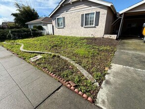 2098 Hoover Dr in Santa Clara, CA - Building Photo - Building Photo