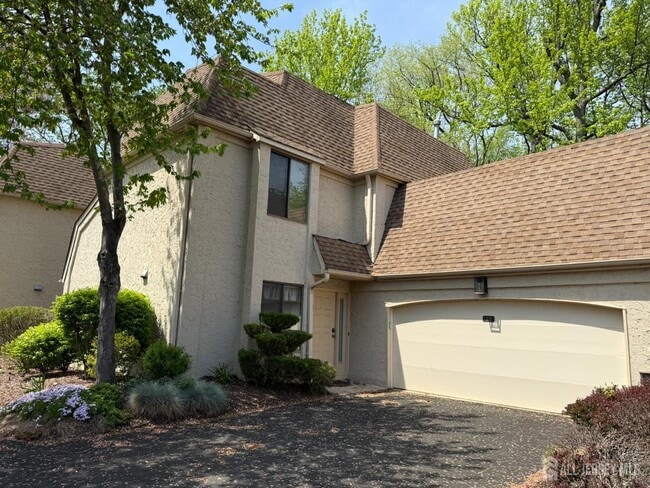 75 Gate House Ln in Edison, NJ - Building Photo - Building Photo