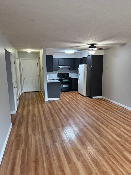 1901 Bodwell Rd in Manchester, NH - Building Photo