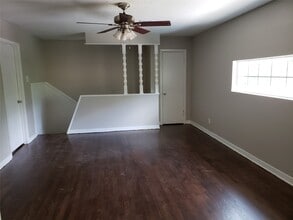 2612 Mc Nay Dr in Pasadena, TX - Foto de edificio - Building Photo