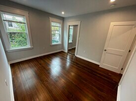 33 Raymond Ave, Unit 3 in Somerville, MA - Building Photo