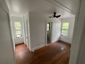 64 Grand Ave, Unit 3 in Middletown, NY - Foto de edificio - Building Photo