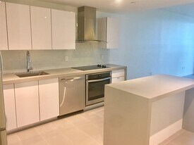 1600 NE 1st Ct in Miami, FL - Building Photo