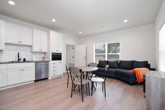 7625 S Xenophon Ave in Tulsa, OK - Foto de edificio - Building Photo