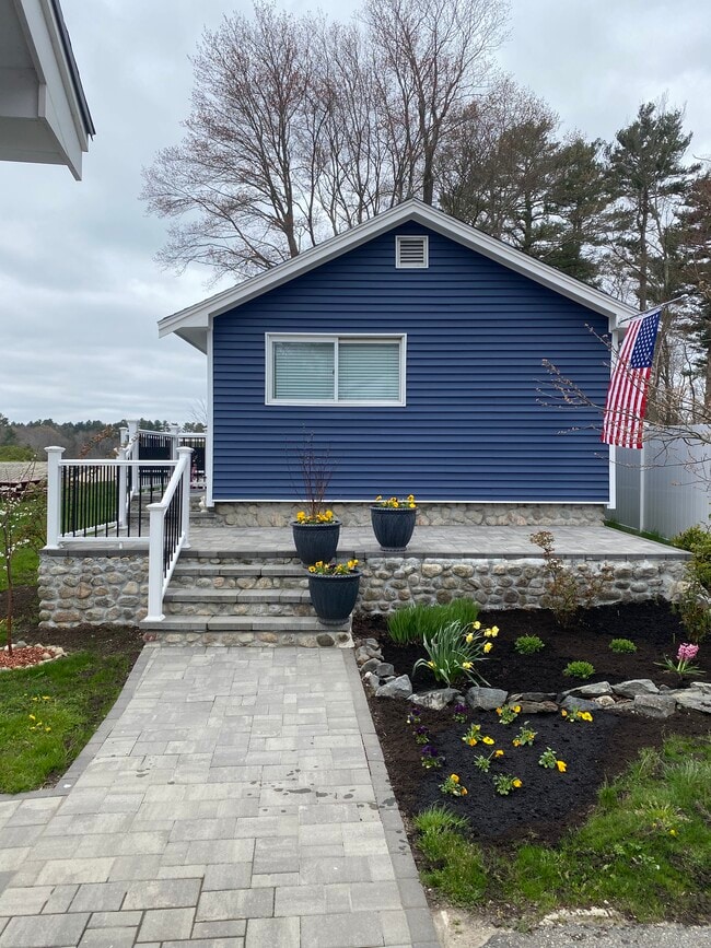 15 Falls Rd in Norton, MA - Building Photo - Building Photo